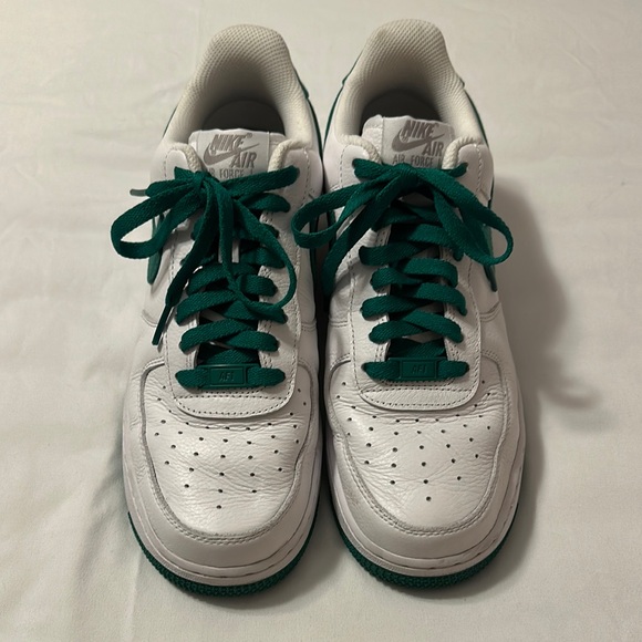 Nike White Sneakers with Green Accents - Picture 1 of 6